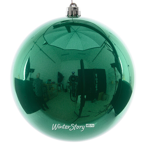 Пластиковый шар 14 см изумрудно-зеленый глянцевый Kaemingk/Winter Deco