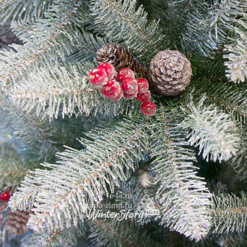 Искусственная елка Снежная Сказка компактная с шишками и ягодами 137 см, ПВХ National Tree Company