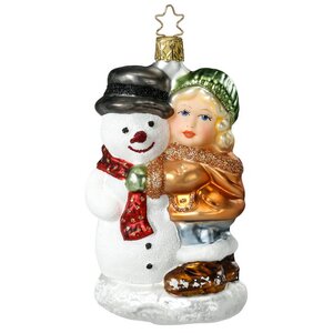 Стеклянная елочная игрушка Девочка Клэри со снеговиком 12 см, подвеска Inge Glas фото 2