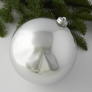 Пластиковый шар Sonder 15 см серебряный глянцевый Winter Deco фото 1