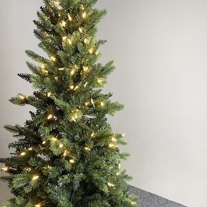 Искусственная елка с гирляндой Норфолк 137 см в деревянном кашпо, 200 теплых белых ламп, ЛИТАЯ + ПВХ A Perfect Christmas фото 3