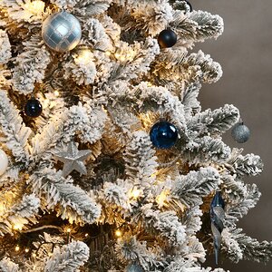 Искусственная елка с гирляндой и игрушками Лапландия: Arctic Story заснеженная 180 см, 540 теплых белых LED, контроллер, ПВХ Winter Deco фото 6