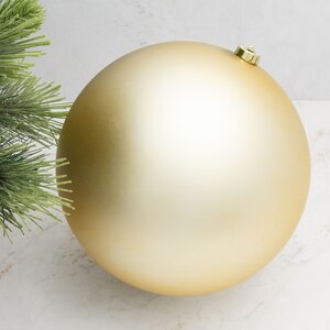 Пластиковый шар 25 см золотой матовый Winter Deco фото 1
