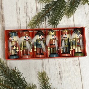 Набор деревянных елочных игрушек Королевские Гвардейцы 8 см, 6 шт Breitner фото 6