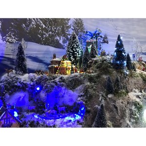 Статуэтка Новогодняя елочка, 22 см, подсветка, батарейки Lemax фото 2