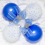 Набор стеклянных елочных шаров Романтика 7 см, 4 шт белый с голубым