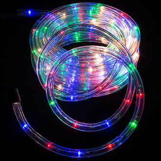 Украшаем деревья гирляндами