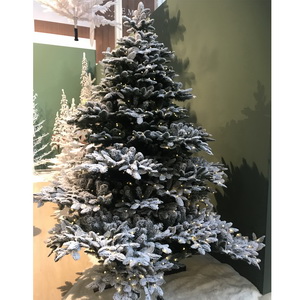 искусственная елка фото