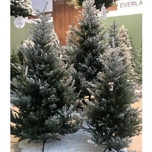 искусственная елка фото