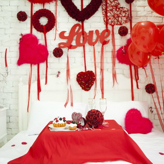 Как украсить дом свечами 14 февраля?