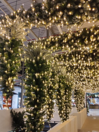 Висящая елка