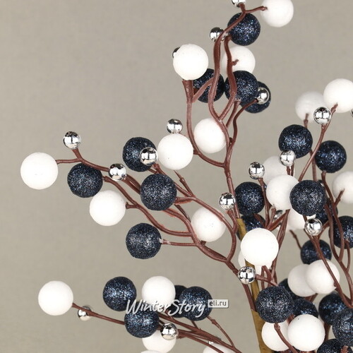 Декоративная ветка с ягодами Эннис: Полярная Ночь 60 см Winter Deco