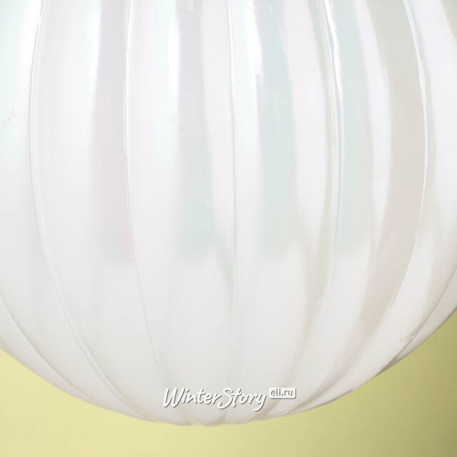 Елочный шар Volistra 15 см белый перламутр, пластик Winter Deco