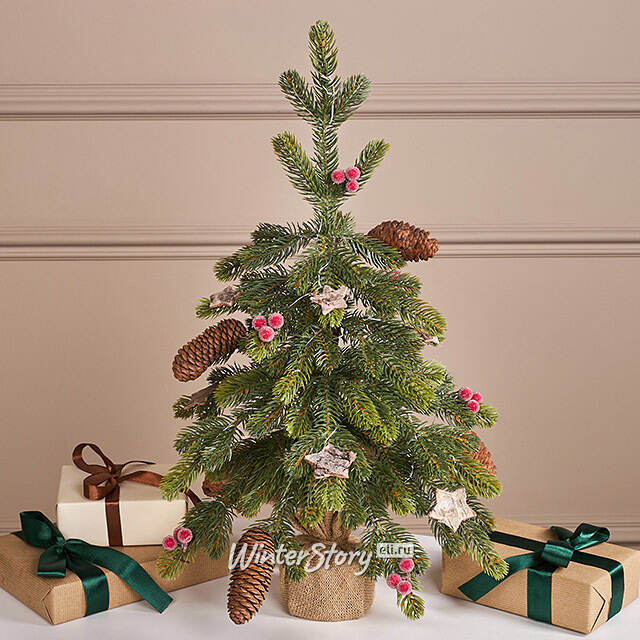 Елка настольная с лампочками 50 см Форест Бьюти, 50 теплых белых LED ламп, на батарейках, с ягодами и шишками, ЛИТАЯ 100% Winter Deco