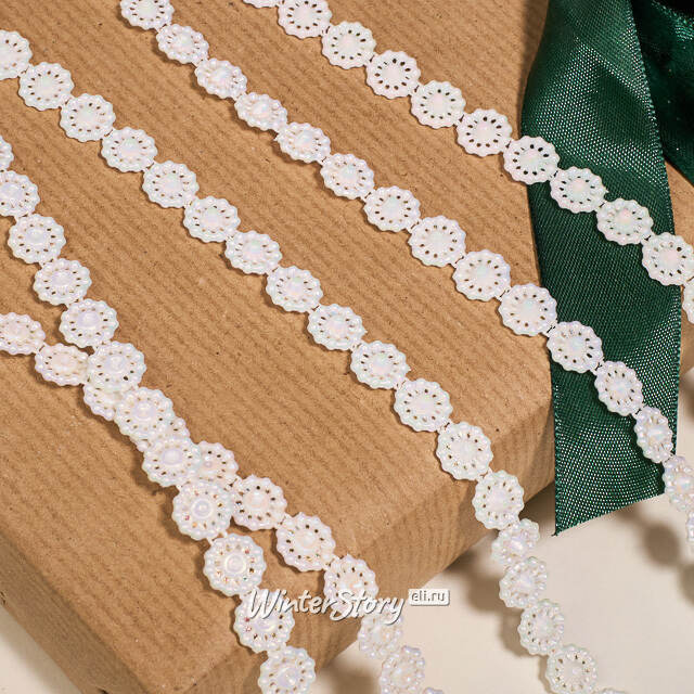 Бусы на елку Vintage Lace - White 270 см, пластиковые Winter Deco