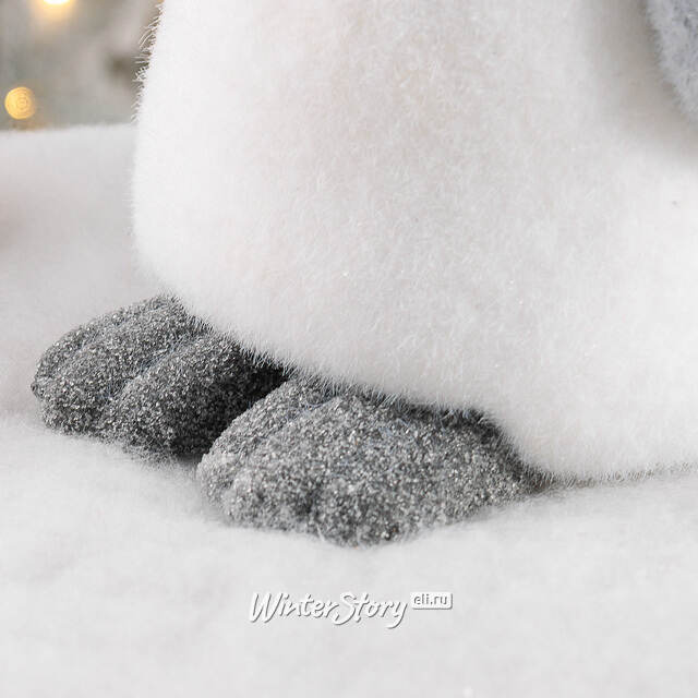 Декоративная фигура Пингвин Шелди в шарфе - Ice Heart 38 см Christmas Deluxe