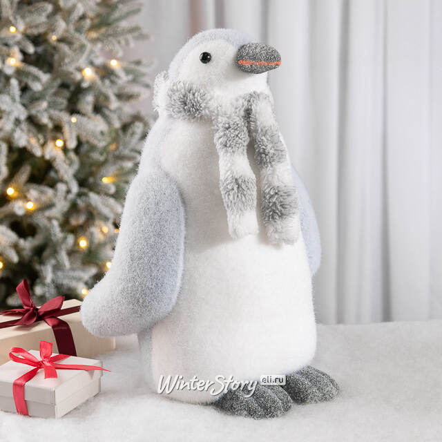 Декоративная фигура Пингвин Шелди в шарфе - Ice Heart 38 см Christmas Deluxe