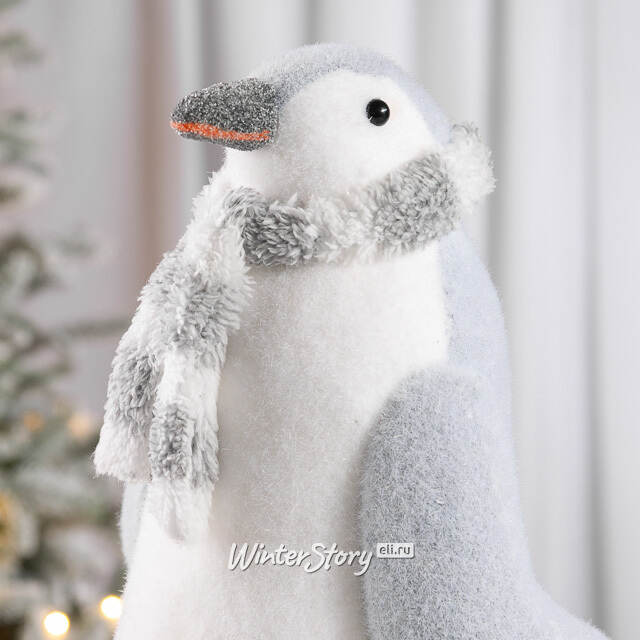 Декоративная фигура Пингвин Шелди в шарфе - Ice Heart 38 см Christmas Deluxe
