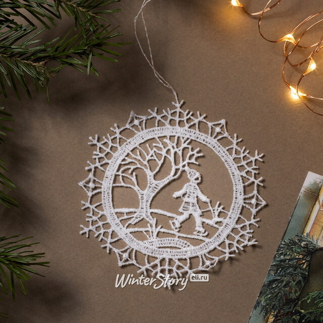 Кружевная елочная игрушка Прогулка на коньках - White Lace 9 см Vogel (Вогель)