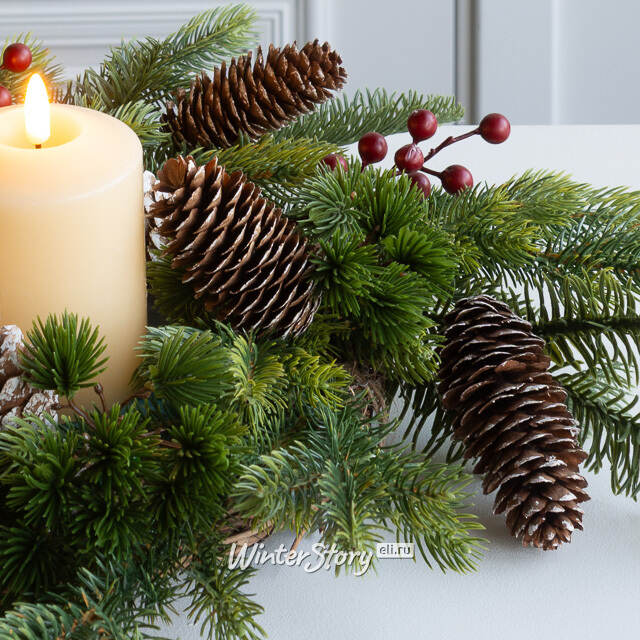 Венок для свечи Дакка 50 см с шишками и ягодами Nordic Collection