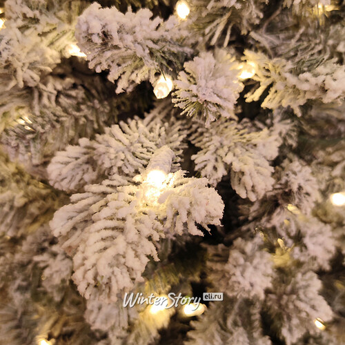 Искусственная елка с гирляндой Норфолк заснеженная 137 см в деревянном кашпо, 200 теплых белых ламп, ЛИТАЯ + ПВХ A Perfect Christmas