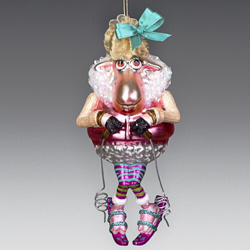 Елочная игрушка "Овца в розовой куртке с капюшоном на минилыжах", 8*6*14 см, стекло, подвеска Holiday Classics