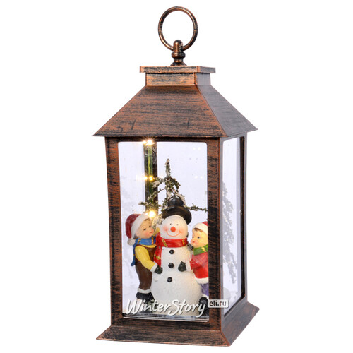 Светильник фонарь с композицией Уютное Рождество: Снеговик с детьми 33 см, 8 теплых белых LED ламп, батарейки Kaemingk