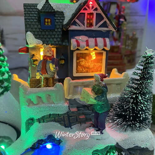 Светящаяся композиция Christmas Village: Зимние забавы на катке 21*16 см, с движением и музыкой, на батарейках Kaemingk