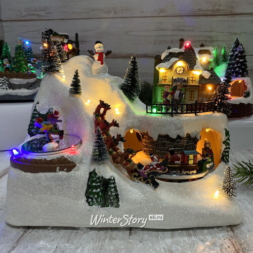 Светящаяся композиция Christmas Village: Santa is coming 26*20 см, с движением и музыкой Kaemingk