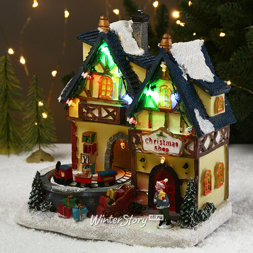 Светящийся новогодний домик Christmas Village: Магазин игрушек в Оберштайне 21*20 см, на батарейках Kaemingk