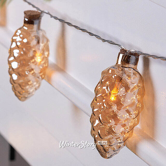 Светодиодная гирлянда Шишки - Gold Perfecto 1.75 м, 8 теплых белых LED ламп, прозрачный ПВХ, на батарейках, IP20 Kaemingk