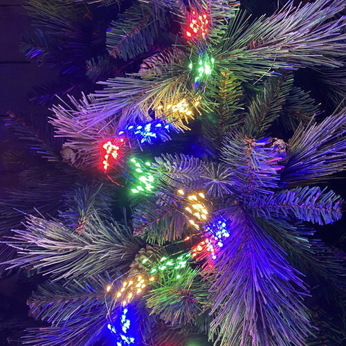 Гирлянда на елку 180-240 см Лучи Росы, 16 нитей, 832 разноцветных мини LED ламп, зеленая проволока, IP44 Kaemingk