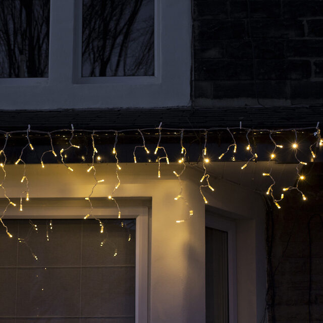 Светодиодная гирлянда Сосульки на батарейке 7*0.5 м, 192 теплых белых LED ламп, белый ПВХ, контроллер, таймер, IP44 Kaemingk (Кейминг)