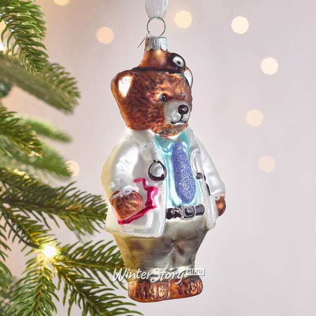 Елочная игрушка Медведь Кристофер в костюме доктора 13 см, стекло Winter Deco
