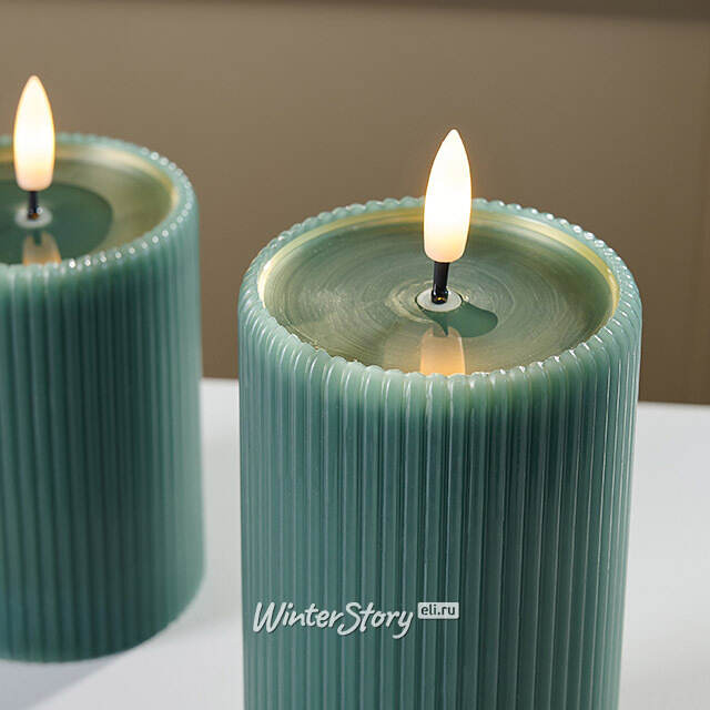 Светодиодная свеча с имитацией пламени Moccolo 13 см бирюзовая, с пультом EDG