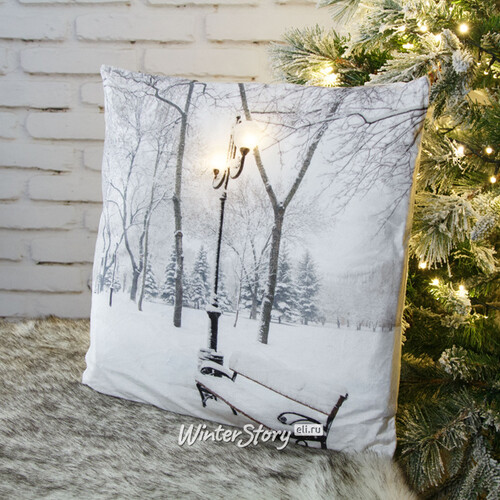 Декоративная подушка с лампочками Winter Alley 45*45 см, на батарейках Peha