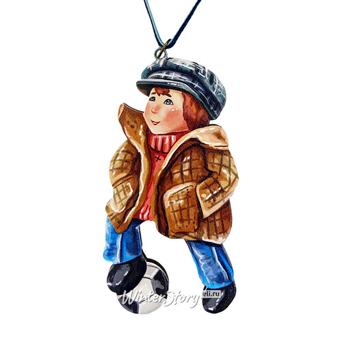 Елочная игрушка Мальчик с мячом - Зимние Каникулы 10 см, подвеска МанузинЪ