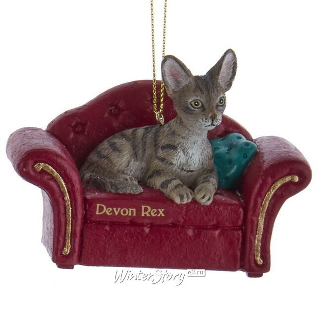 Елочная игрушка Кот Девон на софе 9 см Kurts Adler