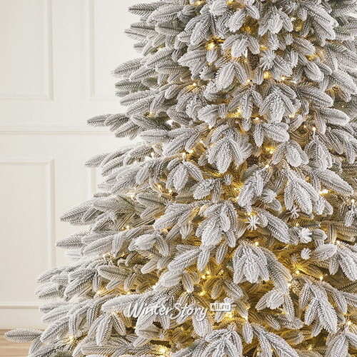 Искусственная елка с огоньками Романовская заснеженная 240 см, 560 теплых белых ламп, ЛИТАЯ 100% Max Christmas