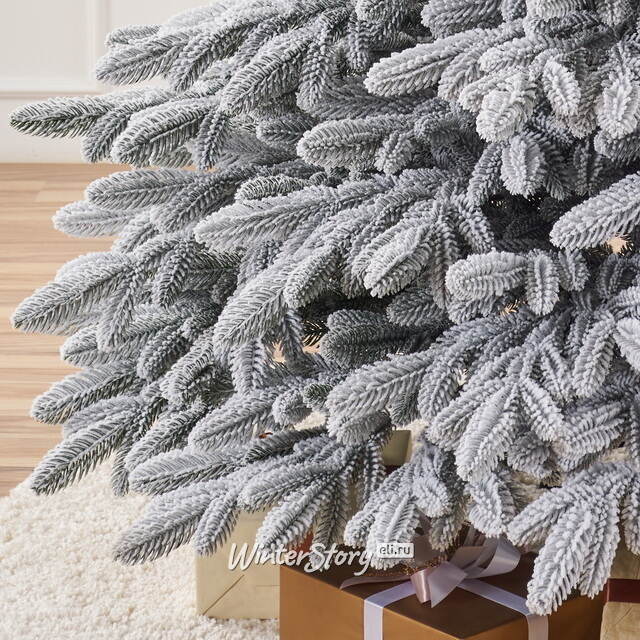 Искусственная елка Романовская заснеженная 240 см, ЛИТАЯ 100% Max Christmas