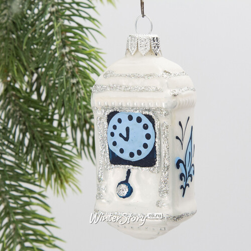 Стеклянная елочная игрушка Часы с маятником - Гжельские Узоры 9 см белые, подвеска Коломеев