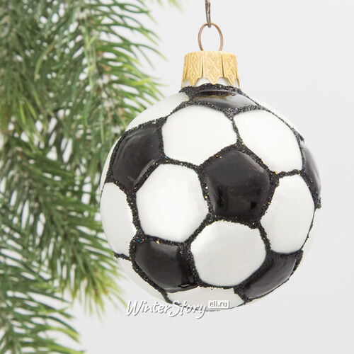 Стеклянная елочная игрушка Футбольный мяч - Black Edition 7 см, подвеска Коломеев