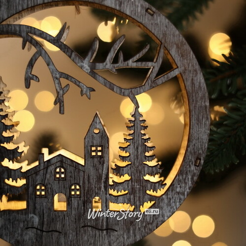 Декоративный светильник Apeldoorn Story - Рождество в лесу 14 см, на батарейках Kaemingk