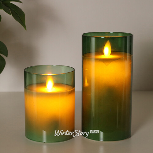 Светодиодная свеча с имитацией пламени Magic Flame в стакане 15 см зеленая Peha