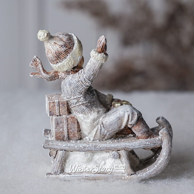 Новогодняя фигурка Winter Fun: Мальчик Дуглас с подарками на санях 11 см Goodwill