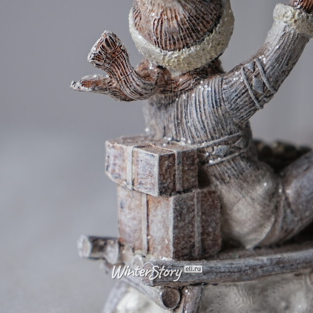 Новогодняя фигурка Winter Fun: Мальчик Дуглас с подарками на санях 11 см Goodwill