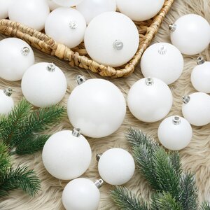 Набор пластиковых шаров Cosmo Белый, 6-10 см, 26 шт