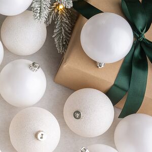 Набор пластиковых шаров Grande Collection - Белый, 8 см, 34 шт Winter Deco фото 4