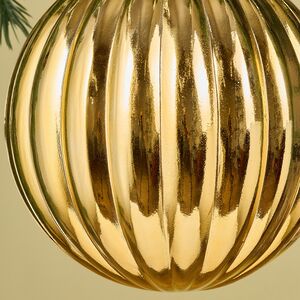 Елочный шар Volistra 15 см золотой, пластик Winter Deco фото 3