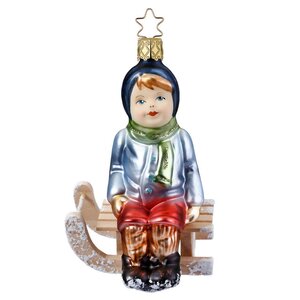 Стеклянная елочная игрушка Мальчик Франц на санях 11 см, подвеска Inge Glas фото 1